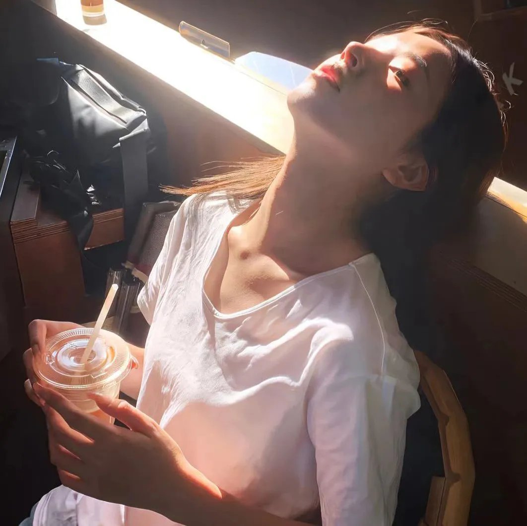 厄尔自助餐厅的女子天团
